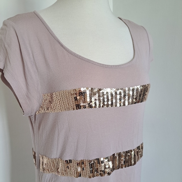 Kische | Pastel pink & gold sequin stripes sparkly women's t shirt - Picture 3 of 11